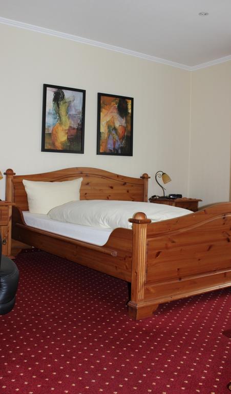 Hotel Schinderhannes Sohren エクステリア 写真