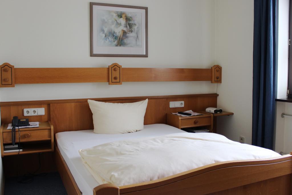 Hotel Schinderhannes Sohren エクステリア 写真